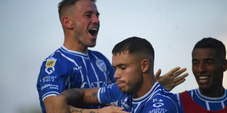 Godoy Cruz, ante su gente, juega ante Estudiantes, en un choque por la punta de la Zona B
