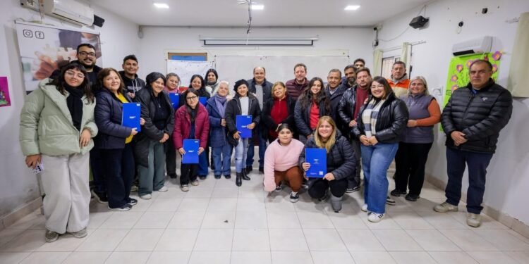 Saadi entregó créditos a emprendedores que participan de la Fiesta del Poncho