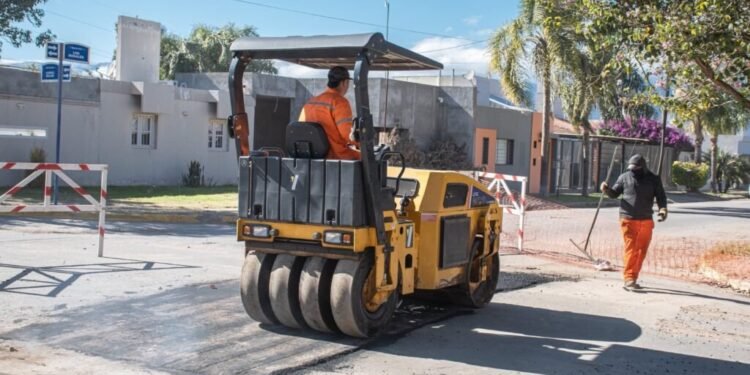 Valle Viejo avanza con obras viales en distintos puntos del departamento