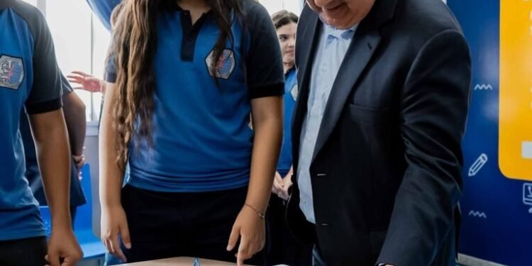 Catamarca inauguró su primera aula S.T.E.A.M. con enfoque en innovación, robótica e inteligencia artificial