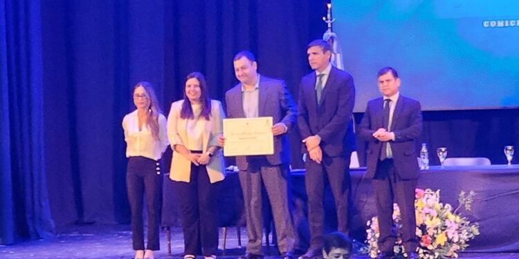 El Tribunal Electoral entrega los diplomas a las y los candidatos electos en octubre