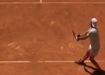 Gran golpe de Manu La Serna: derrotó al favorito y se metió en cuartos del Challenger de Buenos Aires