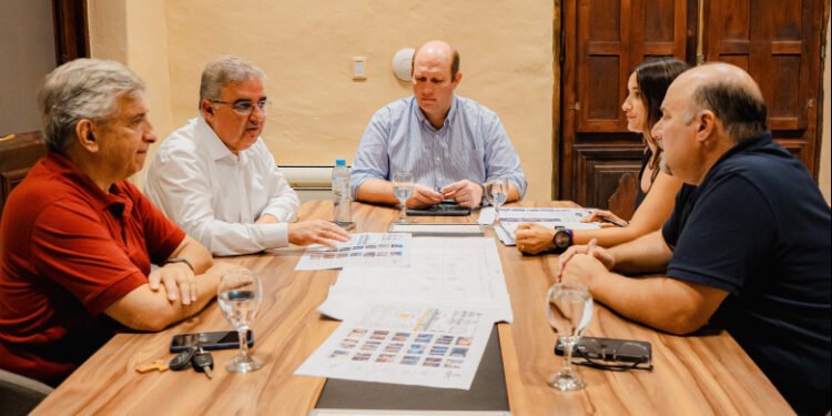 Gobierno presentó ante las autoridades franciscanas el proyecto de puesta en valor del Convento de San Francisco