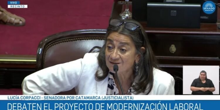 Lucía Corpacci: «El trabajador no vende su trabajo; vive de su trabajo»