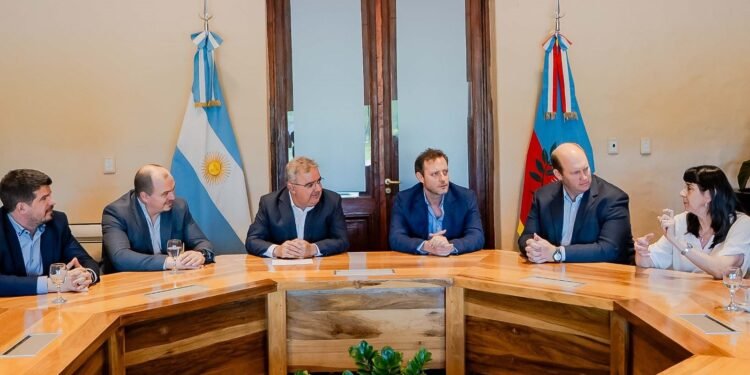 Provincia y la Cámara Minera apuntan a impulsar el desarrollo de proveedores locales