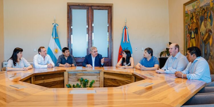 Provincia y municipio coordinan obras con recursos de la minería para Fiambalá