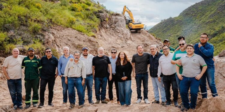 Restan pocos kilómetros para unir los trabajos en la cumbre de la Cuesta de Zapata