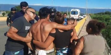 Un hombre con pedido de captura intento tirarse desde el puente frente a la cancha de San Lorenzo de Alem