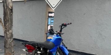 UN JOVEN MOTOCICLISTA FALLECIÓ TRAS CHOCAR CONTRA UN POSTE DE ENERGÍA ELÉCTRICA