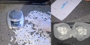 EFECTIVOS POLICIALES DETIENEN A UN SUBOFICIAL DE LA POLICÍA FEDERAL Y SECUESTRAN MÁS DE 300 DOSIS DE COCAÍNA