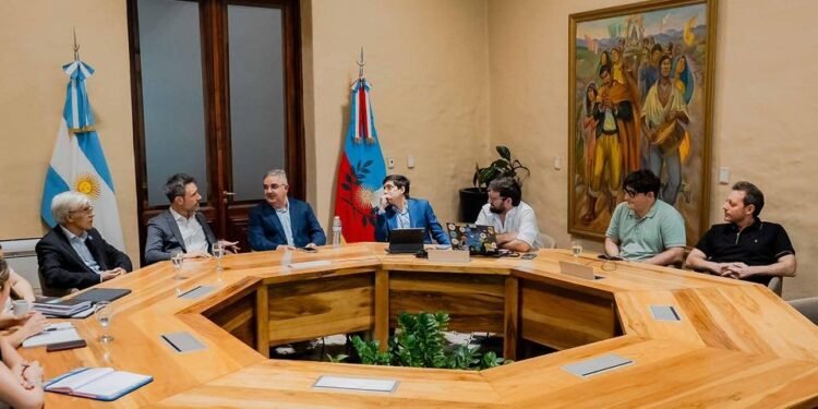 Gobierno, FUNDAR y el CFI trabajan en proyecto para fortalecer la gestión de datos