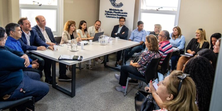 Gobierno y gremios acordaron mejora integral del salario docente y titularización