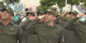 Nahuel Gallo participó del izamiento de la bandera nacional en el edificio de Gendarmería