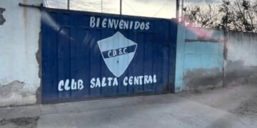Robaron los arcos de la cancha del Club Salta Central 