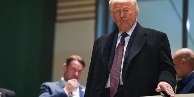 Trump levanta temporalmente sanciones al petróleo iraní por 30 días