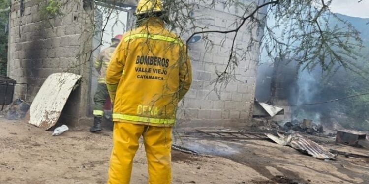 Aprehenden a un hombre acusado de incendiar la casa de su expareja en Fray Mamerto Esquiú