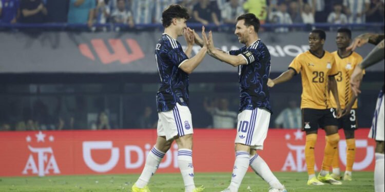 Argentina aplastó 5-0 a una débil Zambia en su último amistoso previo al Mundial