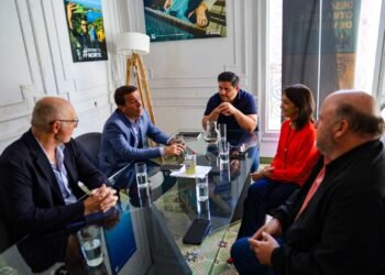 Buscar potenciar el rol de las agencias de viajes en la Ciudad Capital