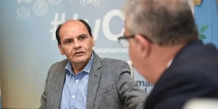 Confirman un aumento del 15% para becados y contratados en Capital