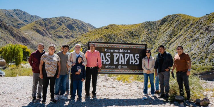 El Gobernador visitó Las Papas: inauguró obra de energía y apuesta al desarrollo turístico
