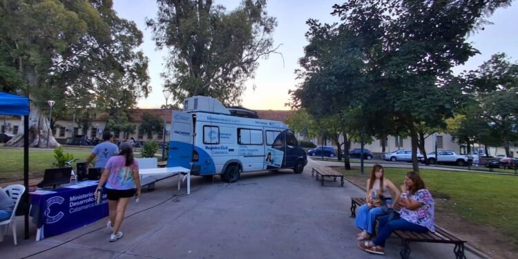 El Móvil de Documentación Rápida continúa recorriendo la Capital e interior con más operativos