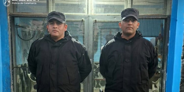 NUESTROS HÉROES: POLICÍAS SALVARON LA VIDA A UN PEQUEÑITO DE UN MES
