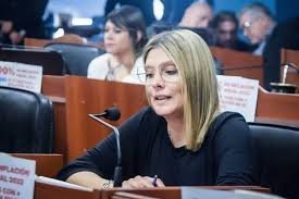 Piden que el Poder Ejecutivo Provincial informe sobre los cambios en la cartera educativa