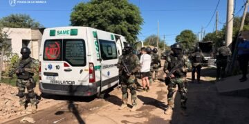 Se atrincheró en su domicilio: Quedó detenido