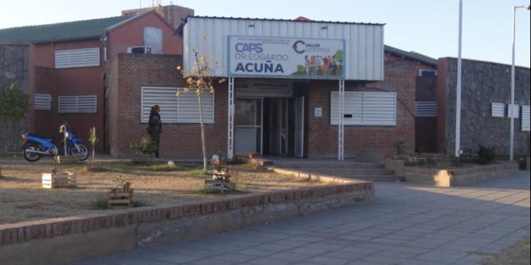 Avanzan los trabajos de mantenimiento y refacción en el Centro de Salud Edgardo Acuñ