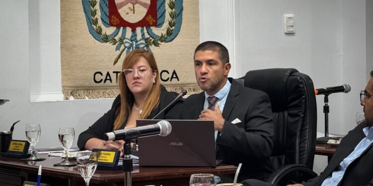 Concejales libertarios proponen controlar el uso del espacio público durante el Poncho