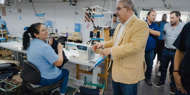 Emergencia Textil: el Gobierno depositó los fondos para sostener el empleo en el sector