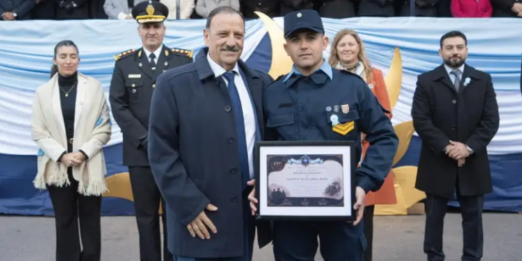 En pleno ajuste nacional, Quintela evalúa una mejora salarial para las fuerzas de seguridad y empleados públicos de La Rioja
