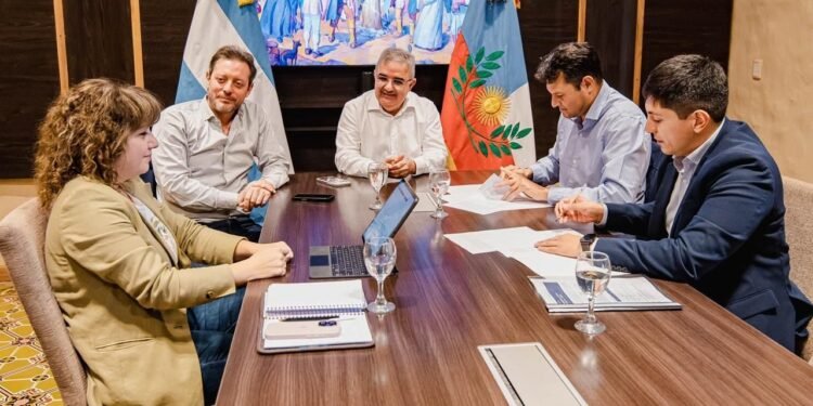 Inclusión educativa: Garantizan transporte escolar y extienden la jornada en escuelas de Andalgalá