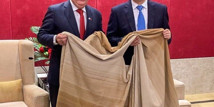 Raúl Jalil mantuvo un encuentro con autoridades de Fujian para ampliar la cooperación bilateral