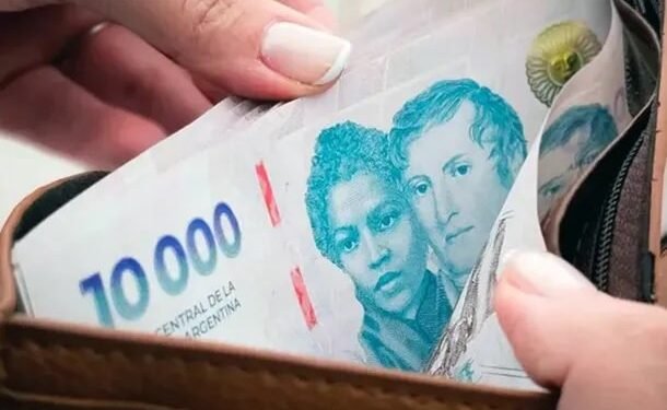 Siete de cada 10 trabajadores argentinos gastan sus salarios en menos de 14 días