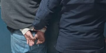 Tenia elementos de dudosa procedencia , vió la policía y se dió a la fuga