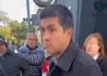 “Trapitos” insisten en que tienen autorización para cobrar estacionamiento durante el Poncho