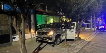 Falleció un hombre mientras manejaba una camioneta en la zona oeste de la Capital