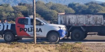 Falleció una persona tras grave accidente de una motocicleta y un camión