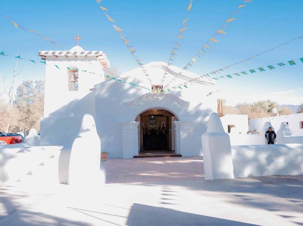 Fiambalá celebró las Fiestas Patronales de San Pedro en su iglesia totalmente refaccionada
