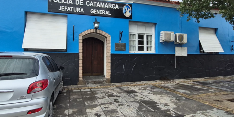 Mil viviendas: La policía INSOLITAMENTE allanó un domicilio equivocado y a la propietaria le dió un infarto, su estado es delicado