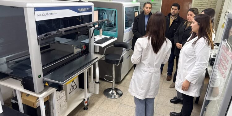 Nuevo equipamiento del Laboratorio Central permite diagnósticos más tempranos y precisos