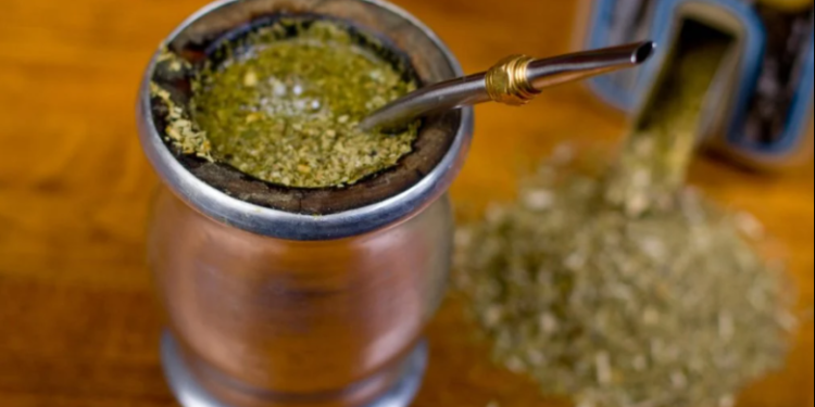 Prohiben comercializar una marca de yerba por irregularidades