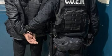 Se robó dos perfiles de hierro pero no para trabajar, quedó detenido