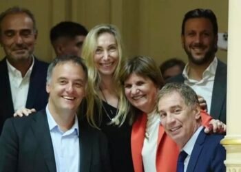 Traspaso y debut: Santilli recibe la Jefatura de Gabinete de Adorni y Ravier debuta como vocero presidencial