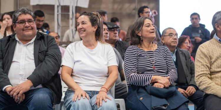 Valle Viejo: Corpacci encabezó el lanzamiento de “La Colmena” de Susana Zenteno