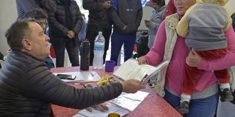 “Vivienda Más Cerca” llegó al Loteo Parque Sur para acercar soluciones y facilitar trámites a los vecinos