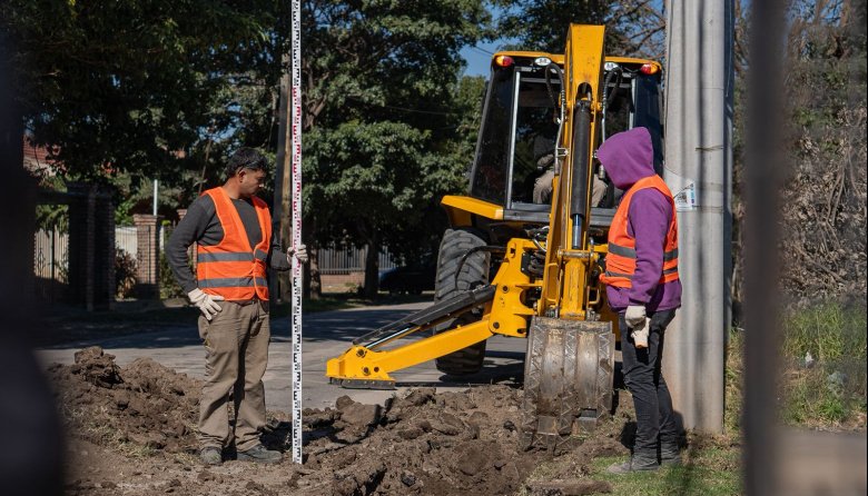 Continúan las obras de la red cloacal en Valle Viejo con nuevos frentes de intervención