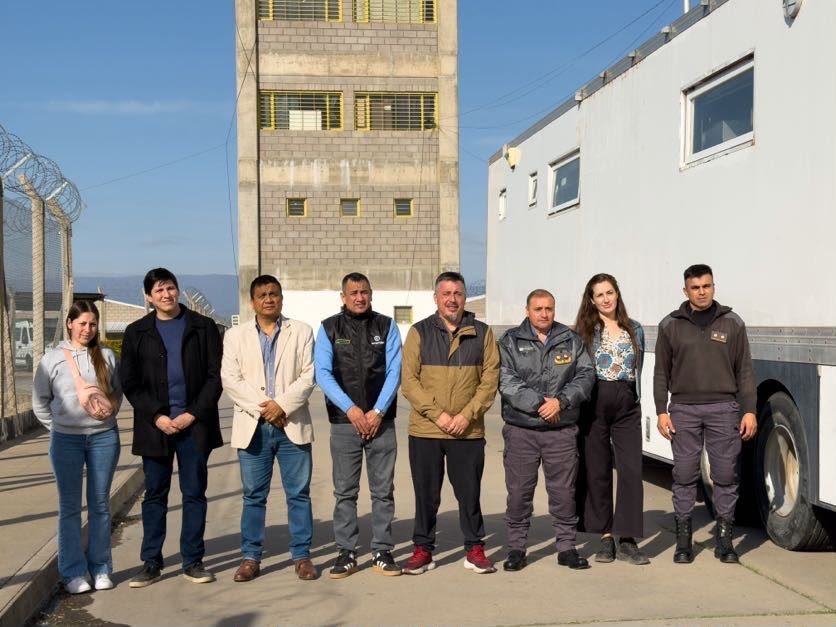 El Servicio Penitenciario recibió la visita del presidente de la Cooperativa FUNCAT para compartir una experiencia de reinserción social