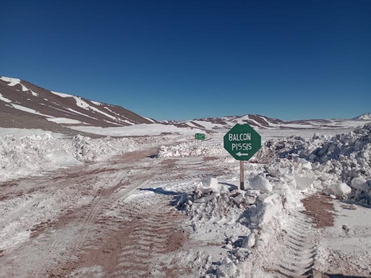 Gobierno despliega un operativo de emergencia para asistir a personas varadas en la Cordillera